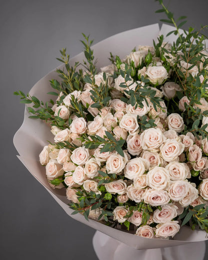 Spray roses Blossoms of Elegance