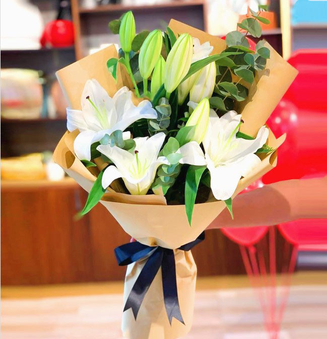 Graceful Bouquet of White Lilies