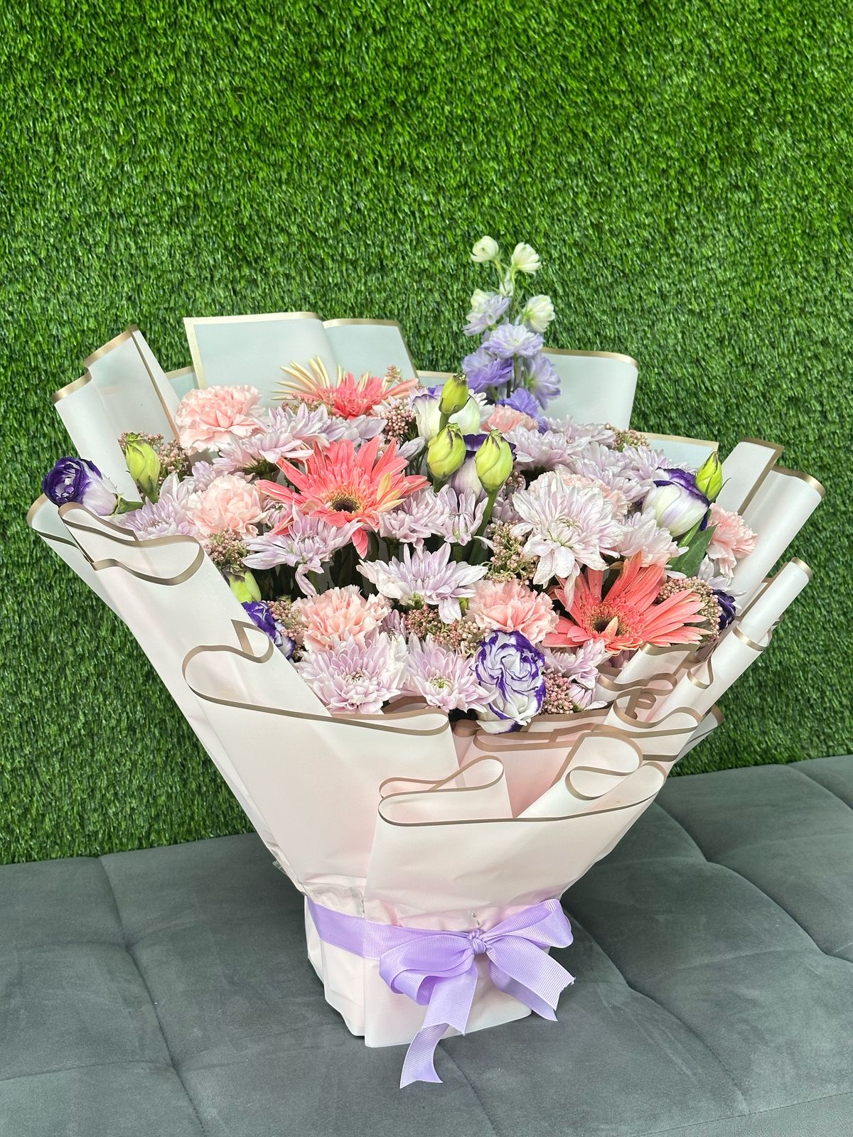 A Vibrant Floral Celebration of Beauty and Grace